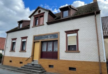 Vorderseite vom Wohnhaus